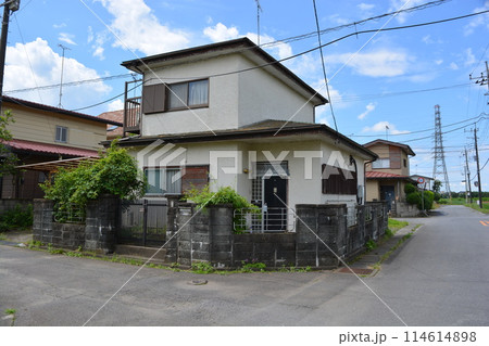 空き家になった日本の住宅 空き家になった日本の住宅 114614898