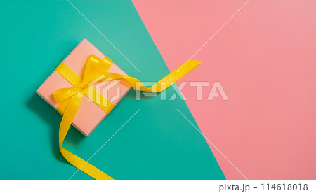 黄色いリボンとギフトボックス 黄色いリボンとギフトボックス 114618018