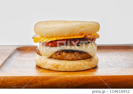 ソーセージエッグマフィンのランチ 114618452