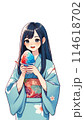 かき氷を食べる少女 114618702