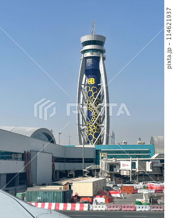 ドバイ空港管制塔 114621937