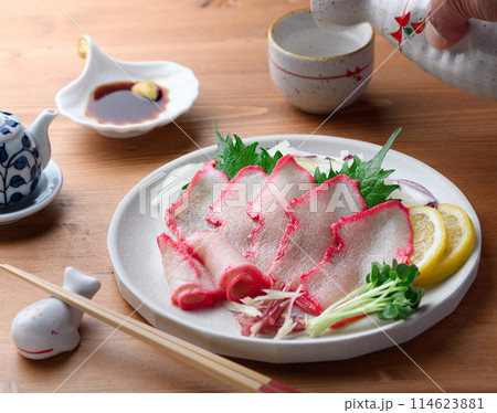 ミンク鯨ベーコンスライス 和歌山県 太地町 郷土料理 (普通にスーパーで売ってます) ミンク鯨ベーコンスライス 和歌山県 太地町 郷土料理 (普通にスーパーで売ってます) 114623881