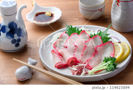 ミンク鯨ベーコンスライス 和歌山県 太地町 郷土料理 （普通にスーパーで売ってます） 114623894