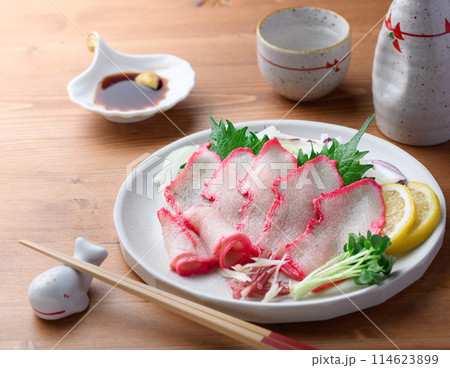ミンク鯨ベーコンスライス 和歌山県 太地町 郷土料理 (普通にスーパーで売ってます) ミンク鯨ベーコンスライス 和歌山県 太地町 郷土料理 (普通にスーパーで売ってます) 114623899