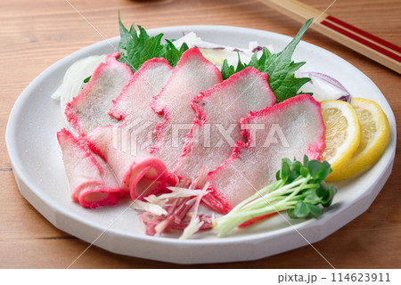 ミンク鯨ベーコンスライス 和歌山県 太地町 郷土料理 (普通にスーパーで売ってます) ミンク鯨ベーコンスライス 和歌山県 太地町 郷土料理 (普通にスーパーで売ってます) 114623911