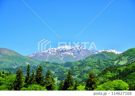 小谷小学校付近より金山、天狗原山方面を望む(長野県小谷村)【2024.5】 小谷小学校付近より金山、天狗原山方面を望む(長野県小谷村)【2024.5】 114627108