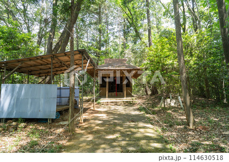 六道山の入口にある八雲神社（野山北六道山公園） 114630518