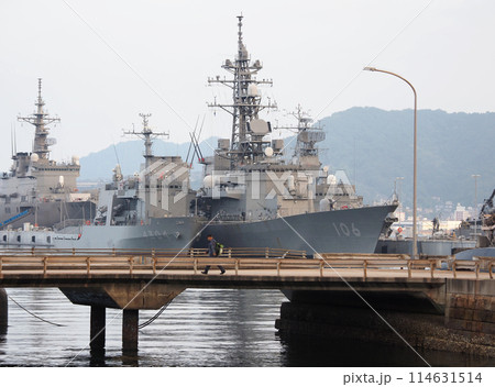 広島県呉市「アレイからすこじま」からの海上自衛隊の潜水艦や護衛艦 114631514