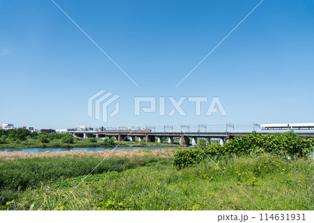 二子玉川駅　東急田園都市線の眺め　春晴れの快晴　東京都世田谷区 114631931