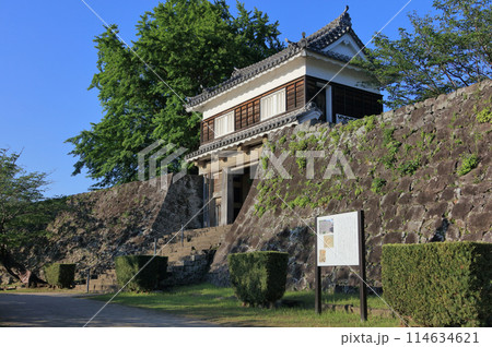 夕晴れの臼杵城（二の丸大門櫓） 114634621