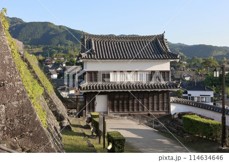 夕晴れの臼杵城（二の丸大門櫓前から畳櫓を見る） 114634646