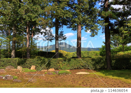 Entsuji Temple of Rinzai Zen Buddhism in northern Kyoto with its Shakkei garden and a beautiful view of mt. Hiei, in Kyoto Japan 114636054