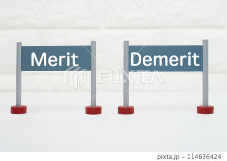 ゲートの置物にメリットとデメリットの比較 114636424