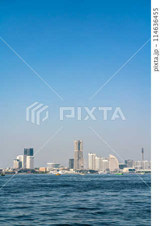 【神奈川県】青空が広がる横浜みなとみらい 【神奈川県】青空が広がる横浜みなとみらい 114636455