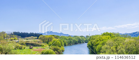 「青森県」名久井岳と馬淵川の風景 114636512