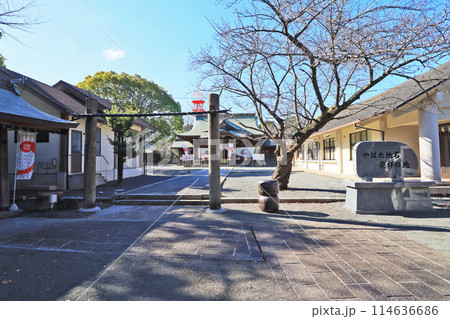北九州市八幡東区の豊山八幡神社境内の鉄のしめ縄 北九州市八幡東区の豊山八幡神社境内の鉄のしめ縄 114636686