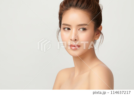 Beautiful young asian woman with clean fresh skin on white background, Face care, Facial treatment, Cosmetology, beauty and spa, Asian women portrait. Beautiful young asian woman with clean fresh skin on white background, Face care, Facial treatment, Cosmetology, beauty and spa, Asian women portrait. 114637217