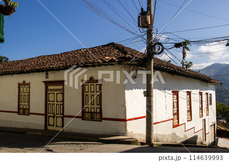 Beautiful streets at the historical downtown of the heritage town of Salamina located at the Caldas department in Colombia. 114639993