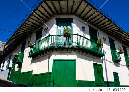 Beautiful streets at the historical downtown of the heritage town of Salamina located at the Caldas department in Colombia. 114639995