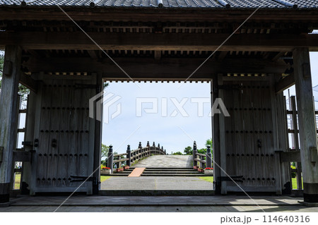 御門と西田橋　石橋記念公園 114640316