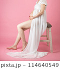 妊婦さんのお腹  114640549