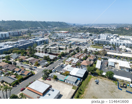 Aerial view of house in San Diego suburb, California, USA 114641600