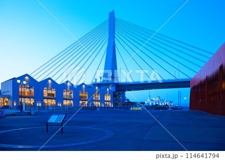 A-FACTORY　エーファクトリーと青森ベイブリッジ　夕景　夜景 114641794