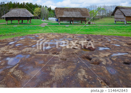 三内丸山遺跡　世界遺産　縄文時代のムラ 114642843