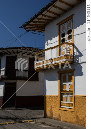Beautiful streets at the historical downtown of the heritage town of Salamina located at the Caldas department in Colombia. 114643118