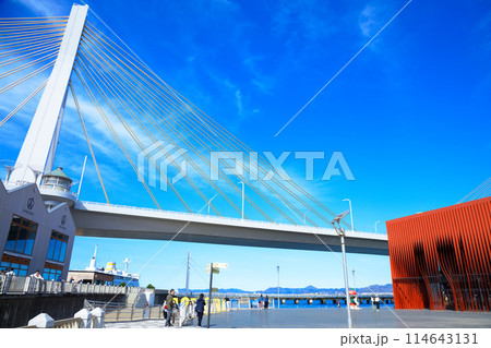 青森ベイブリッジと八甲田丸　ワラッセ 114643131