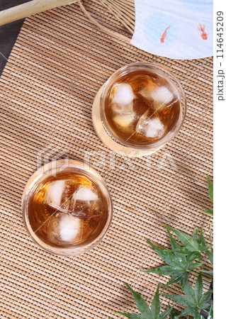 冷えた麦茶 114645209