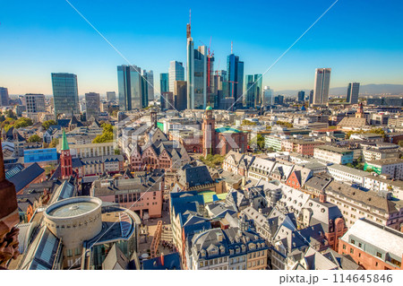 Old town of Frankfurt with Kaiserdom, seen from above 114645846