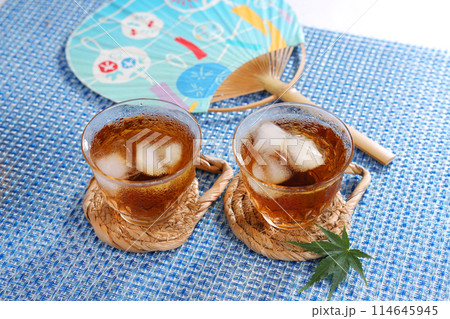 冷えた麦茶 114645945