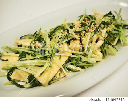 水菜とお揚げさんのおひたし、妻の手作り家庭料理、家庭で楽しむ夕ご飯、幸せ家族 114647213
