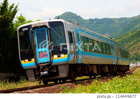 2000系気動車・特急あしずり　土讃線：吾桑～多ノ郷 114649677