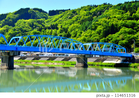 新町橋(信州新町)/犀川 国道19号線方面を望む(長野県長野市)【2024.5】 新町橋(信州新町)/犀川 国道19号線方面を望む(長野県長野市)【2024.5】 114651316