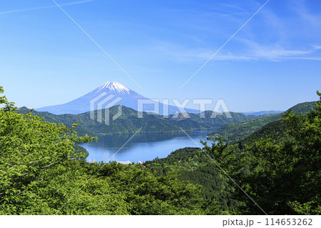 神奈川県足柄下郡箱根町の富士見峠から見た芦ノ湖と富士山 神奈川県足柄下郡箱根町の富士見峠から見た芦ノ湖と富士山 114653262