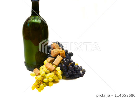 Wine corks, bottle, grape. Old taste of pleasure Wine corks, bottle, grape. Old taste of pleasure 114655680