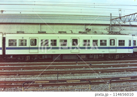 小田急2320形2321号車、相模大野にて、1979年12月7日 114656010