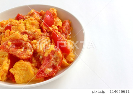 白背景のトマト卵炒め 114656611