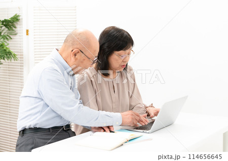 シニア夫婦　オンライン 114656645