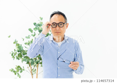ミドル男性 眼鏡 選ぶ ミドル男性 眼鏡 選ぶ 114657314