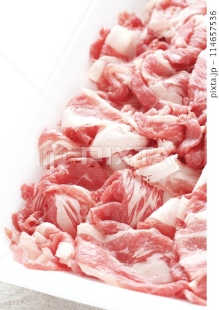 牛肉の小間切れ 牛肉の小間切れ 114657536