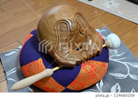 ありがたい仏具の木魚 ありがたい仏具の木魚 114660109