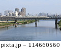 多摩川を渡る新幹線 114660560