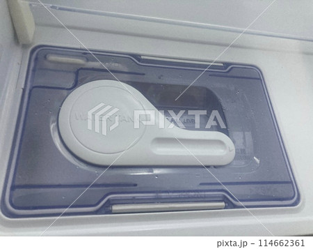 新しい冷蔵庫の製氷機 新しい冷蔵庫の製氷機 114662361