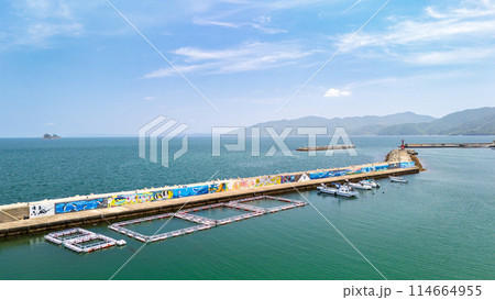 東かがわ市引田漁港の空撮風景 東かがわ市引田漁港の空撮風景 114664955