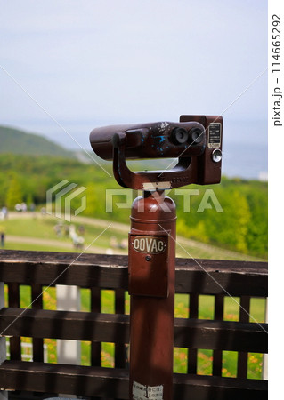 観光地にある双眼鏡 114665292