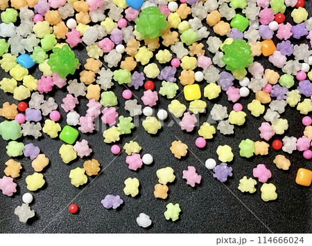 カラフルな金平糖 カラフルな金平糖 114666024