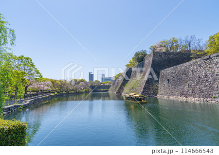 【春の大阪城公園】石垣と御座船 114666548